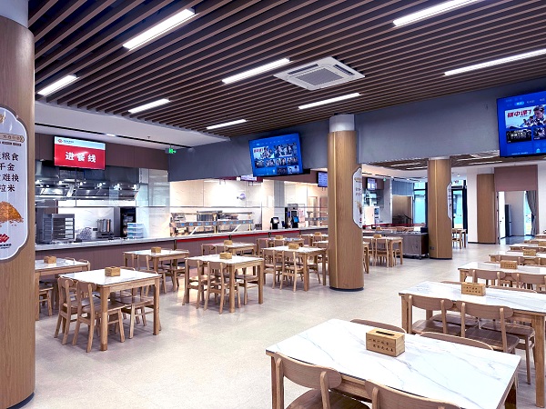 拒绝“舌尖上的浪费”：智慧食堂如何用“称重计费”倒逼光盘行动？